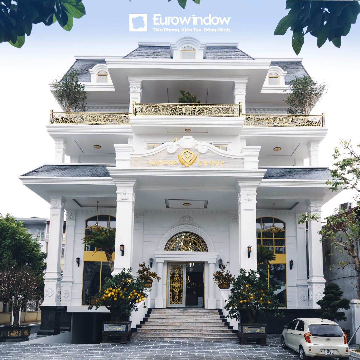 Trụ sở doanh nghiệp Lan Huệ Group với mặt dựng kính kiến trúc và cửa sảnh Eurowindow
