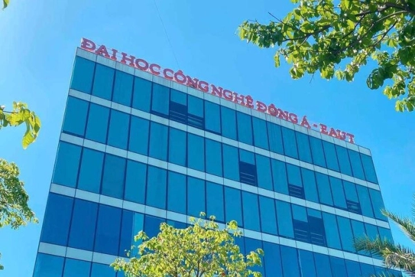 Hơn 3.300 m2 cửa và vách kính Eurowindow lắp đặt tại trường Đại học Công nghệ Đông Á