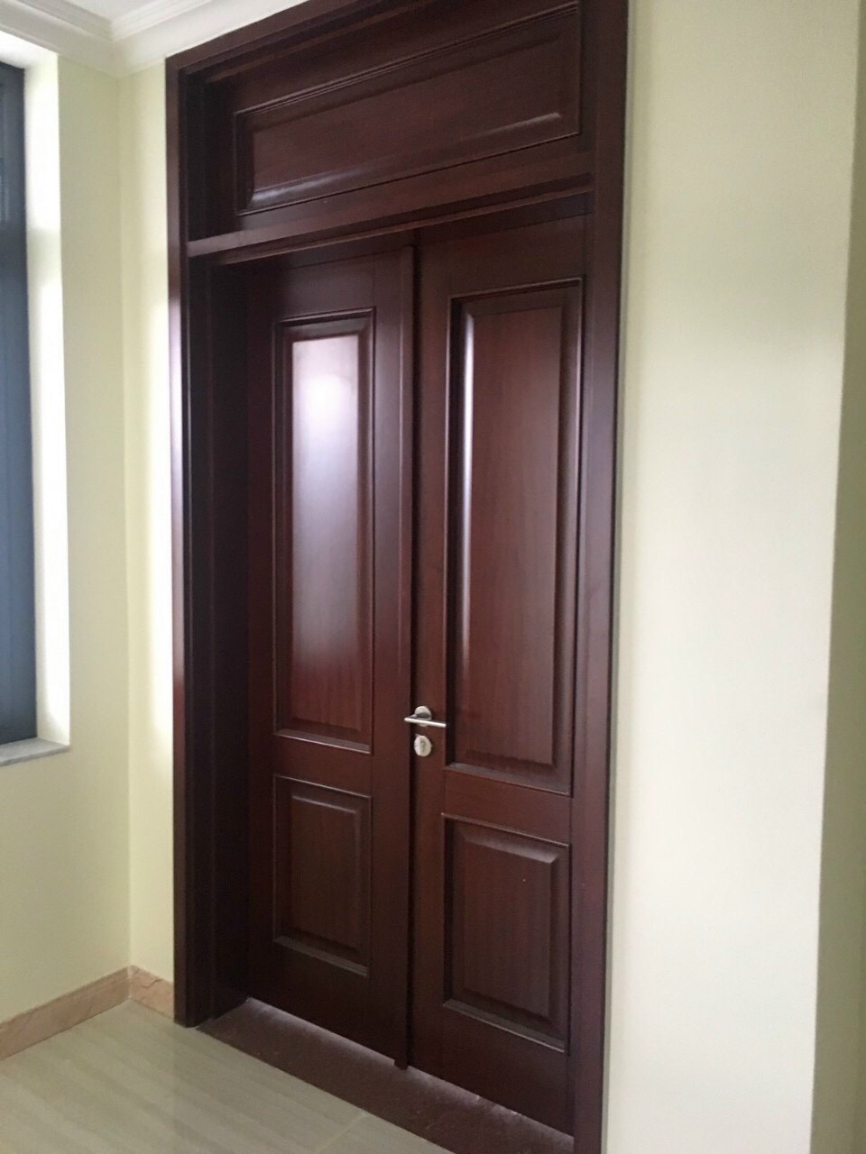 cửa gỗ Eurowindow