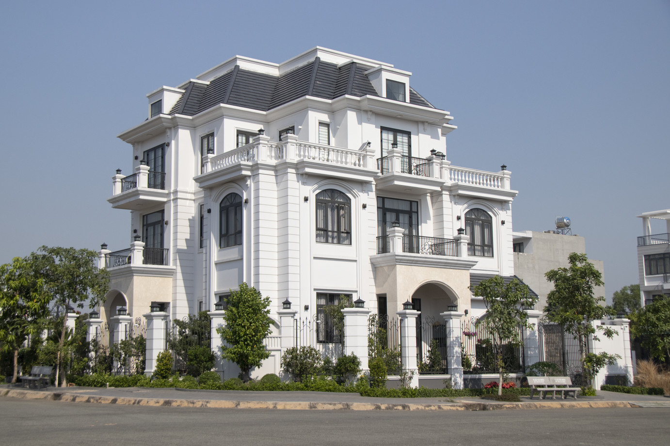 Cửa nhôm uốn vòm Eurowindow