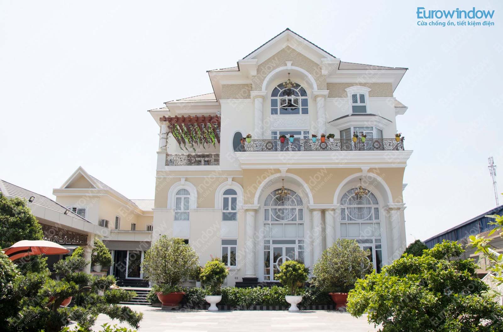 biệt thự sử dụng cửa Eurowindow biệt thự sử dụng cửa Eurowindow