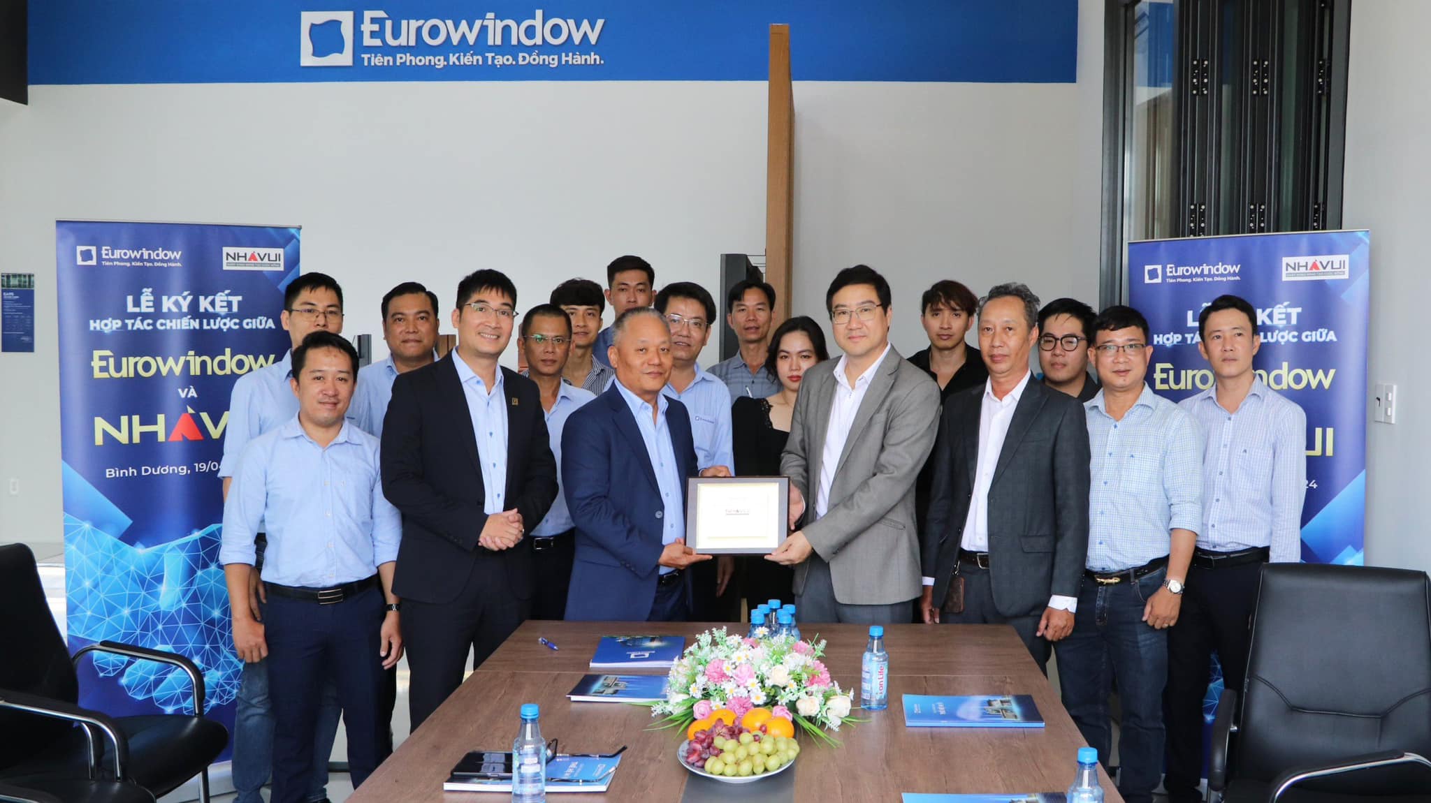 Eurowindow Ký Kết Hợp Tác Chiến Lược Với Nhà Vui