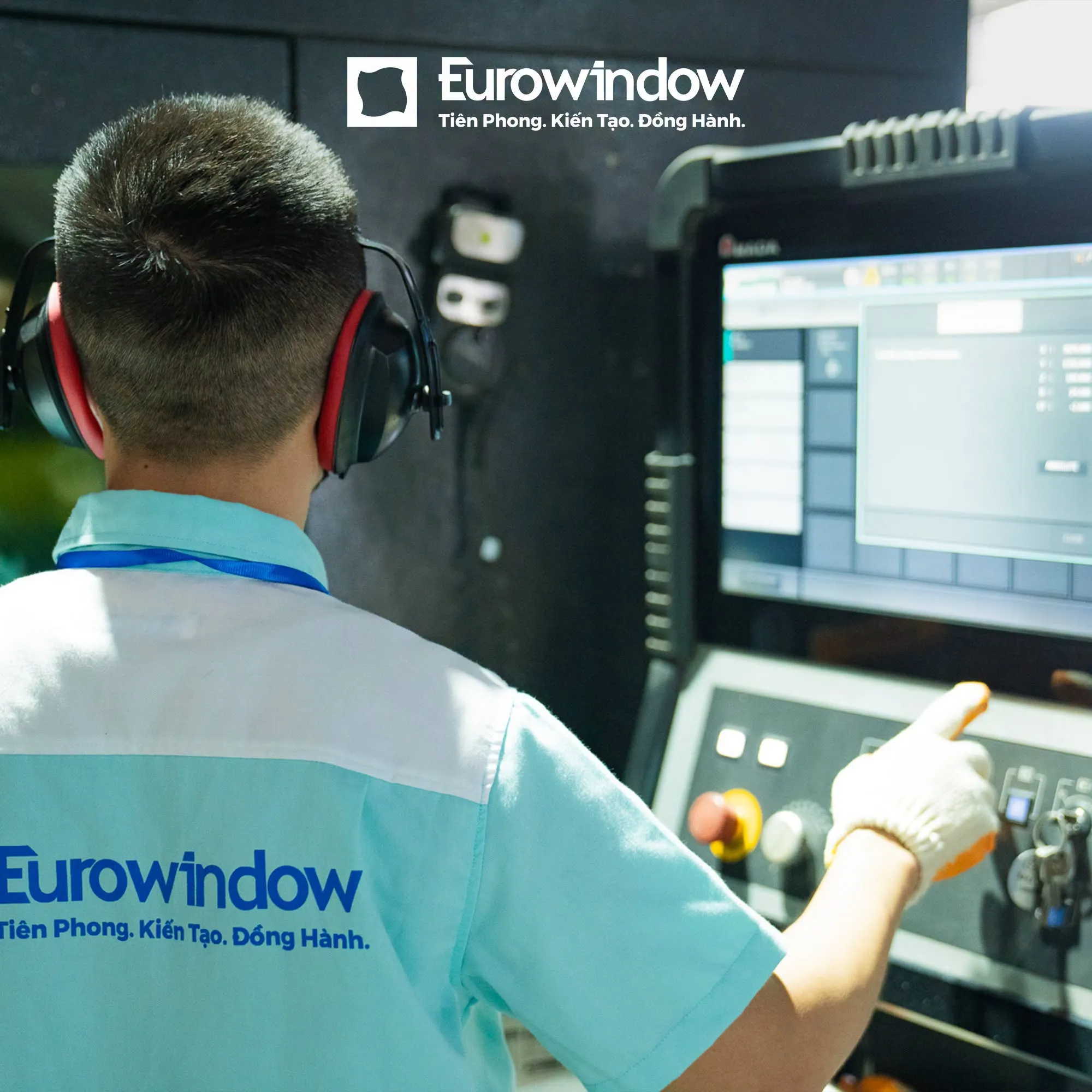 Khám Phá Quy Trình Kh��t Khe Đằng Sau Sự Vững Chãi Của Cửa Eurowindow
