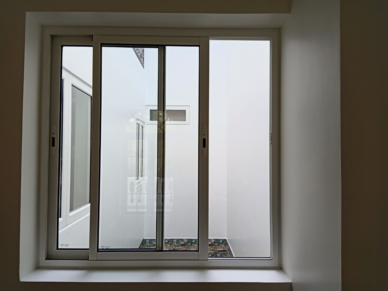 Cửa Eurowindow Cửa Eurowindow-Cửa Lùa